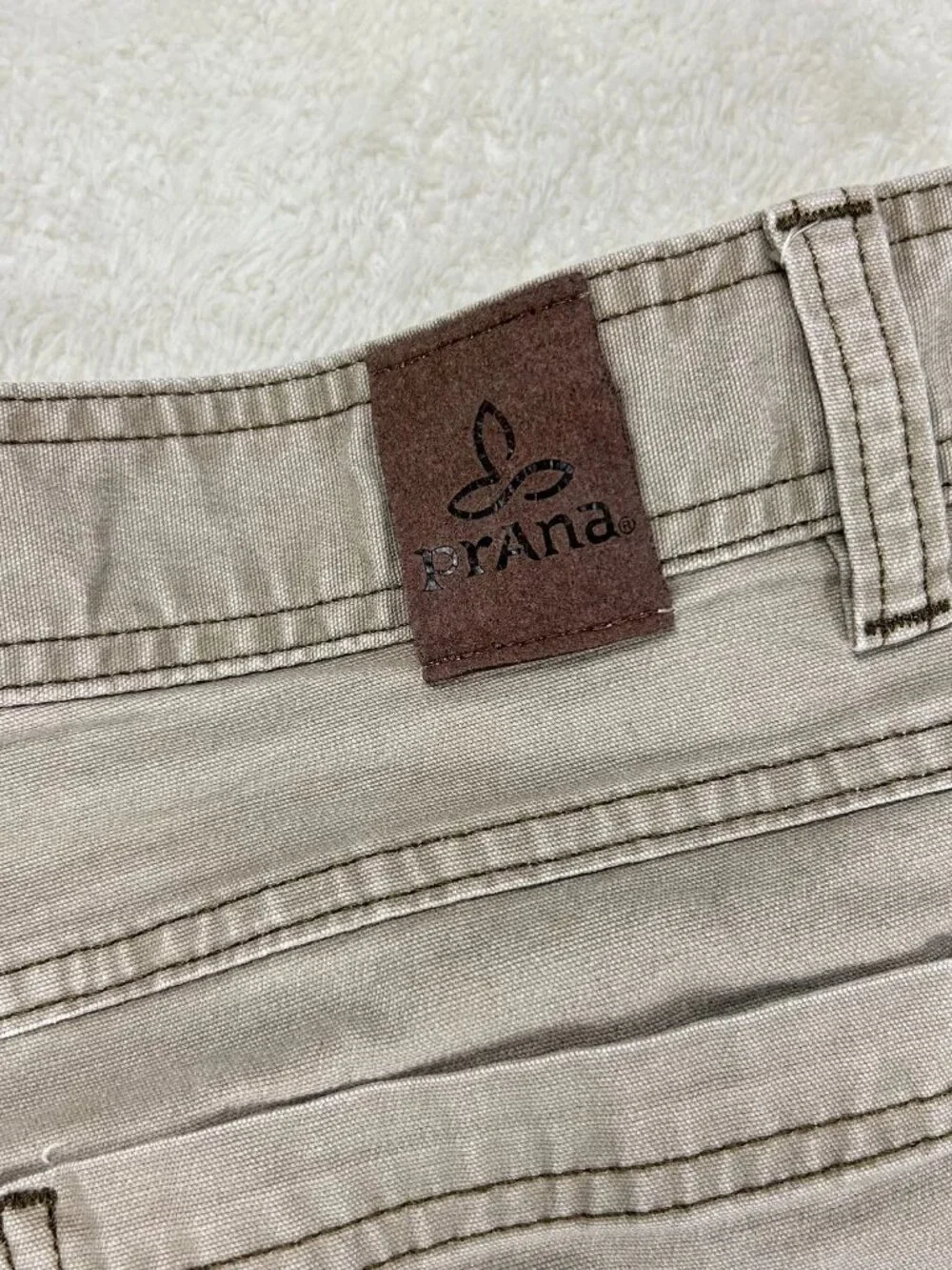 Prana Tuscon Chino Pants Mens 33x32 Beige Slim Fit Straight Leg Stretch Preppy